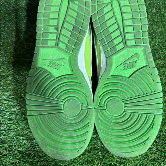 Nike Dunks Low “Chlorophyll” - Picture 6 of 7
